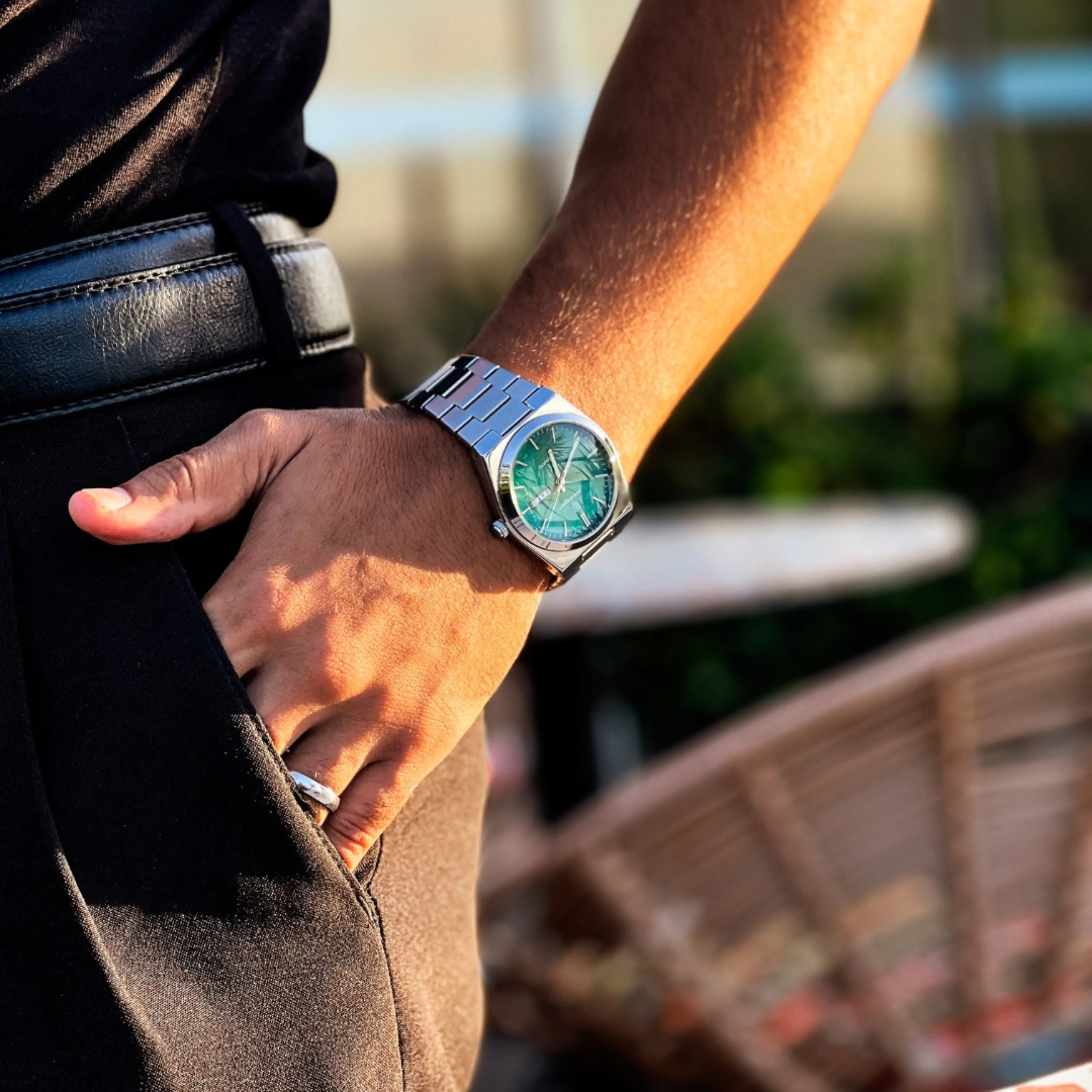 Men's Quartz Watch – Silver Steel - Domed Bezel - Integrated Bracelet-Tithesource-