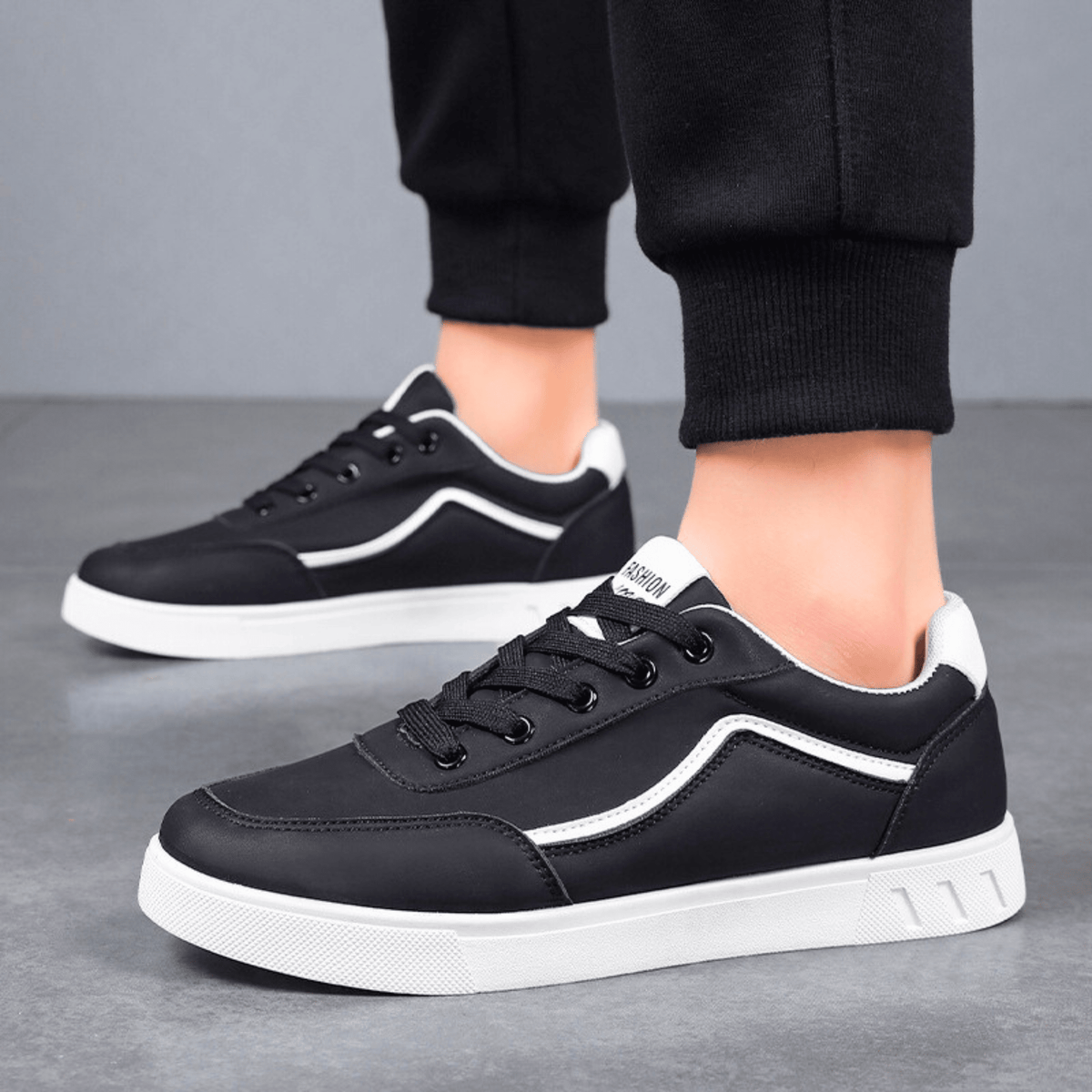 Minimalist Premium Sneaker - Rubber Sole