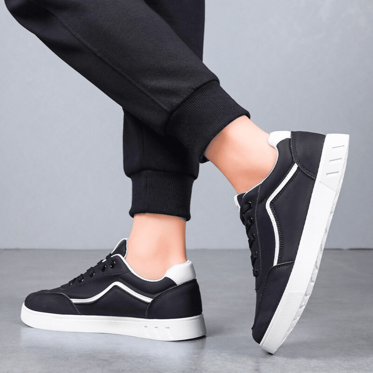 Minimalist Premium Sneaker - Rubber Sole