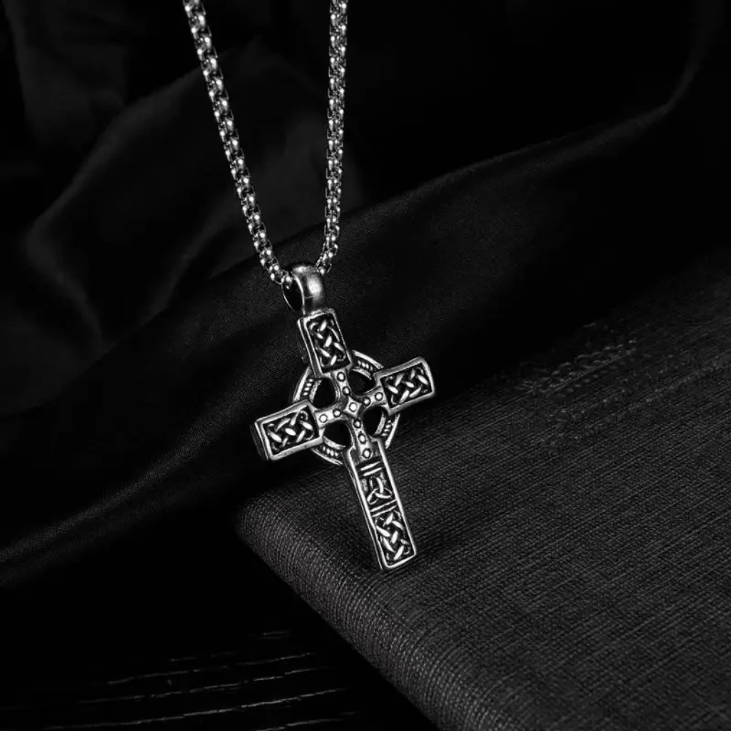 Silver Cross Necklace Pendant Celtic Irish Knotwork Engraved Box Chain